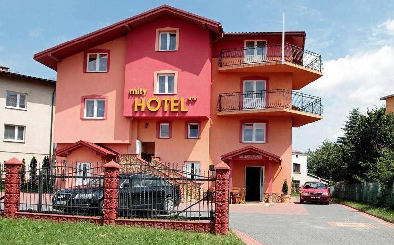 Hotel Mily Krosno Exterior photo